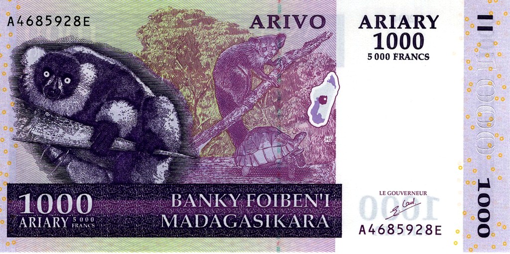 Мадагаскар Банкнота 1000 ариари 2004 UNC Подпись